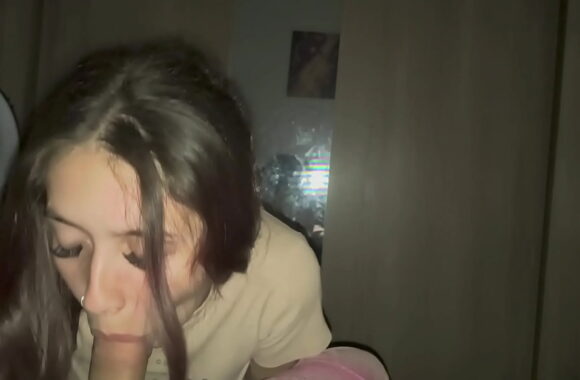 Esposa Safada Mamando Pau Alheio Sem Dó – Corno em Êxtase Humilhado